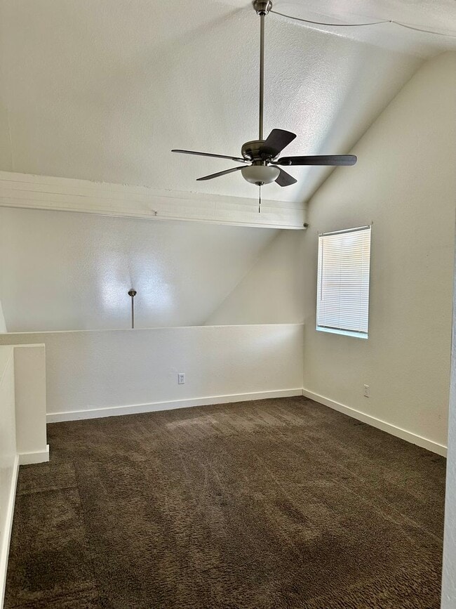 Building Photo - Stylish Towne House in Mesa with Community POOL