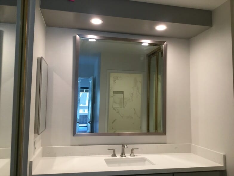 Building Photo - 20 Streamwood