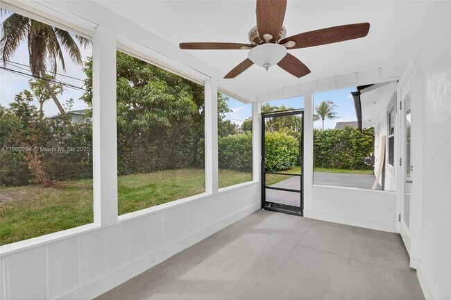 Building Photo - 5276 Pine Tree Dr