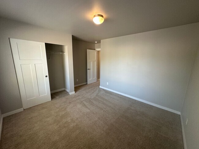 Building Photo - 7741 20th Ln SE