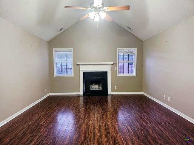 Building Photo - 217 Willis Creek Rd