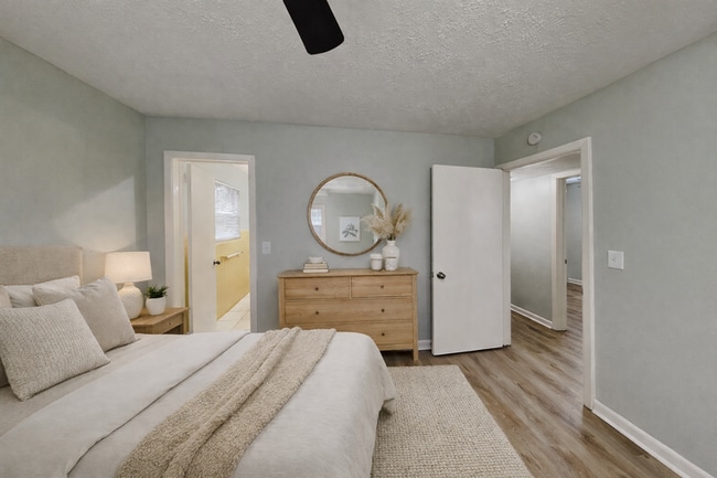 Building Photo - 2917 Cesery Blvd