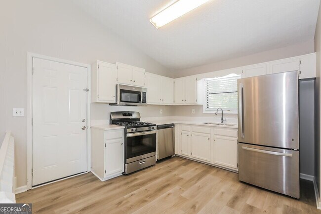 Building Photo - 3684 Linwood Way
