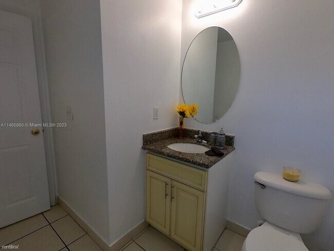 Building Photo - 3 br, 2 bath House - 907 SW 15th St 1