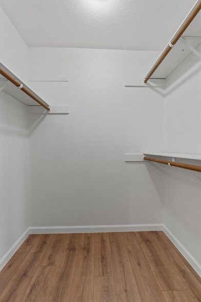 Building Photo - 209 E Rector St