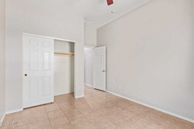 Building Photo - 13508 W Alvarado Dr