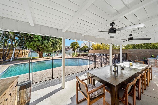 Building Photo - 840 S Shore Dr