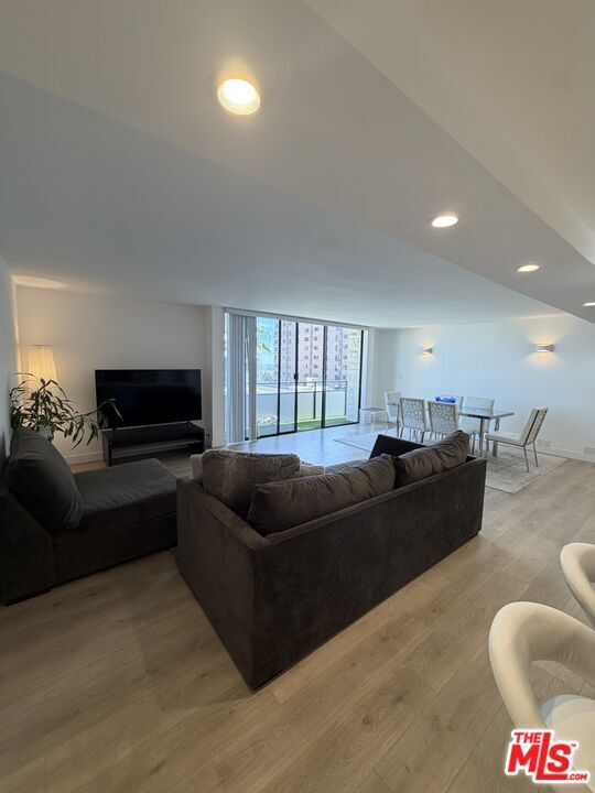 Building Photo - 10535 Wilshire Blvd