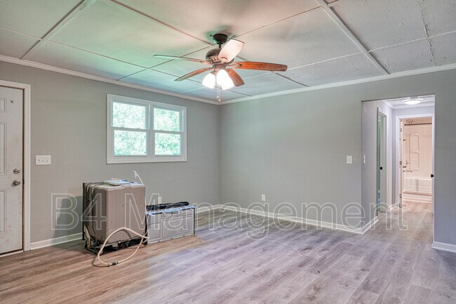 Building Photo - 168 Cherokee Cir
