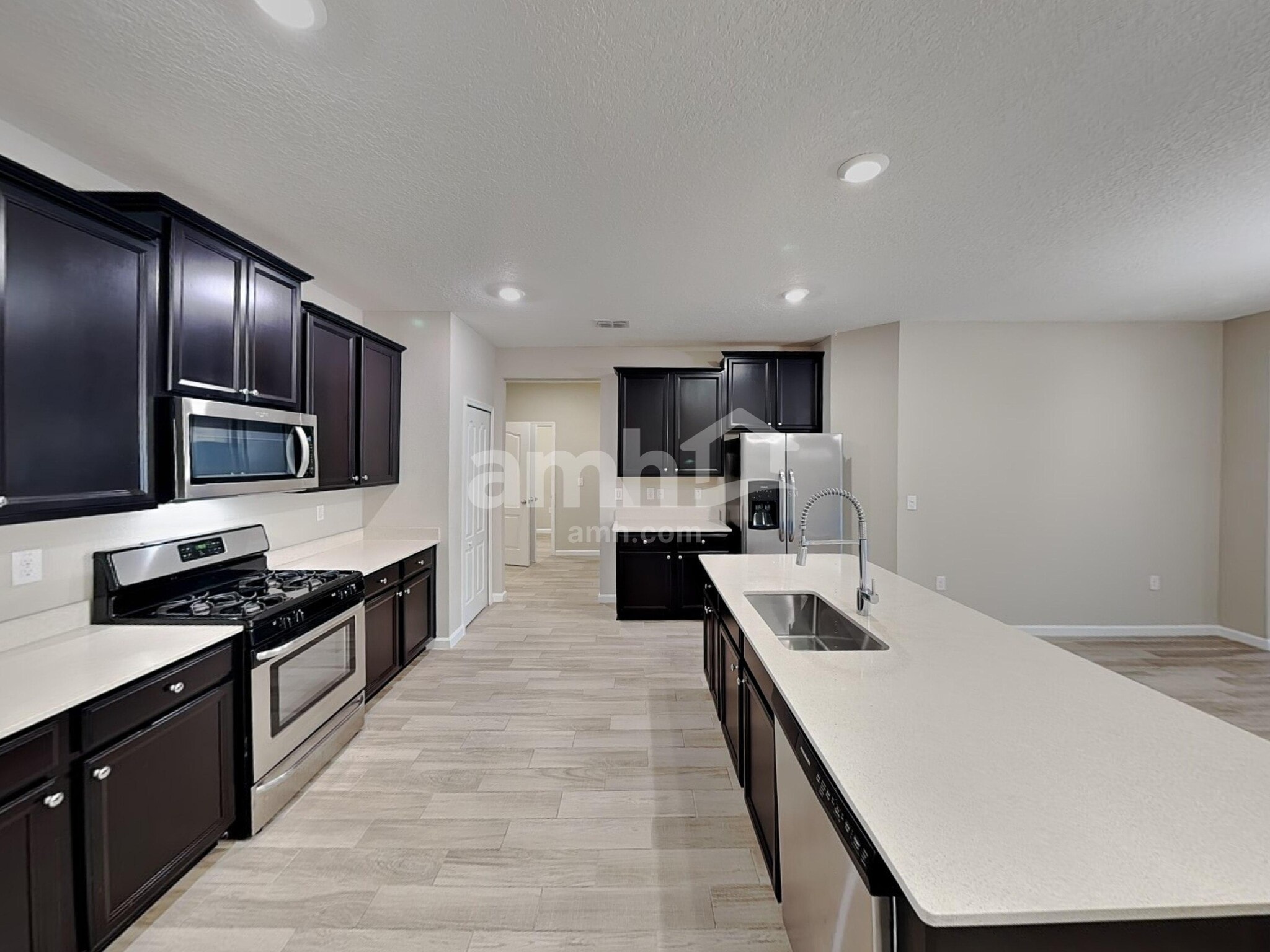 Building Photo - 37 Trumpco Dr