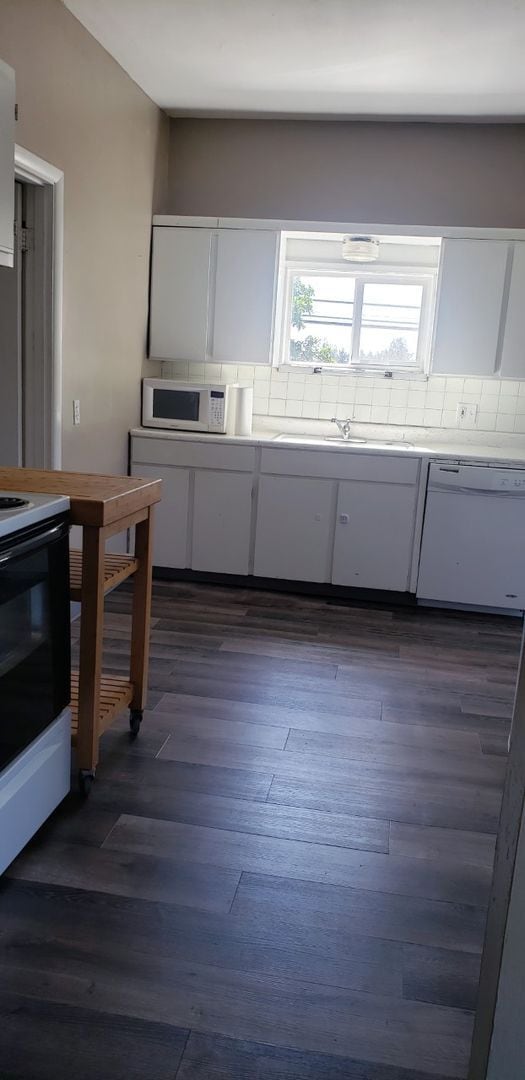Building Photo - Adorable 3 bedroom 1 bath located in cheney