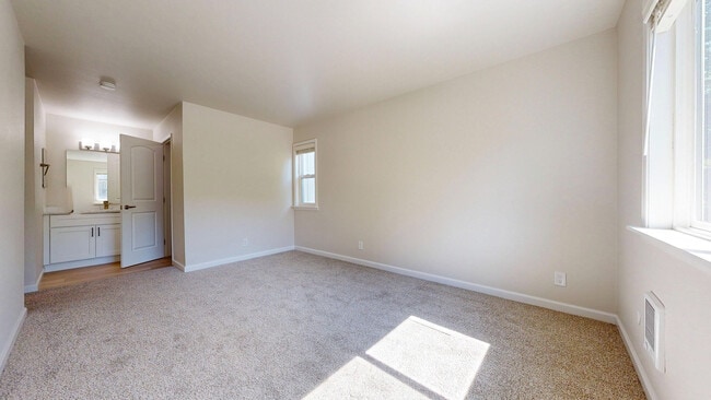 Building Photo - 401 Ignacio Blvd