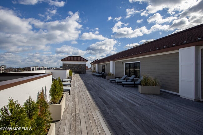 Building Photo - 258 Morris Ave