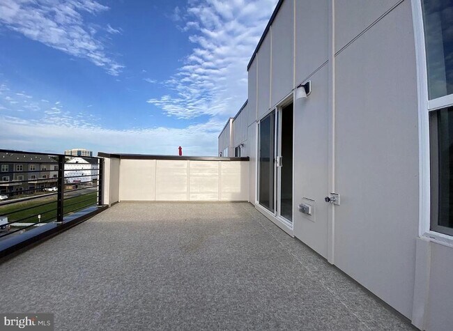 Building Photo - 136 Bleeker Pl