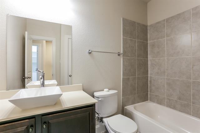 Building Photo - 1007 Brook Forest Ln