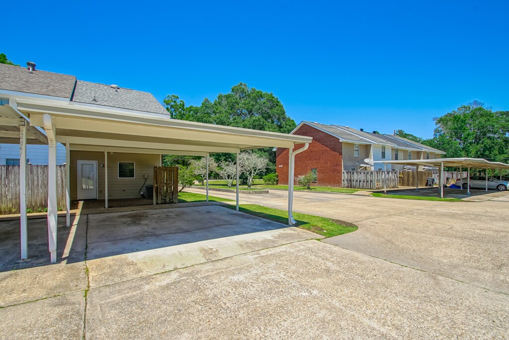 Building Photo - 16382 Hooper Rd