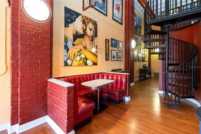 Building Photo - Stunning downtown condo waiting for you to call it home