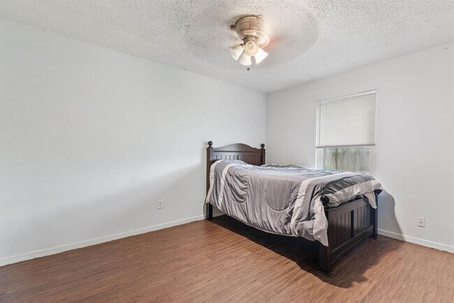 Building Photo - 1210 Glenda Dr