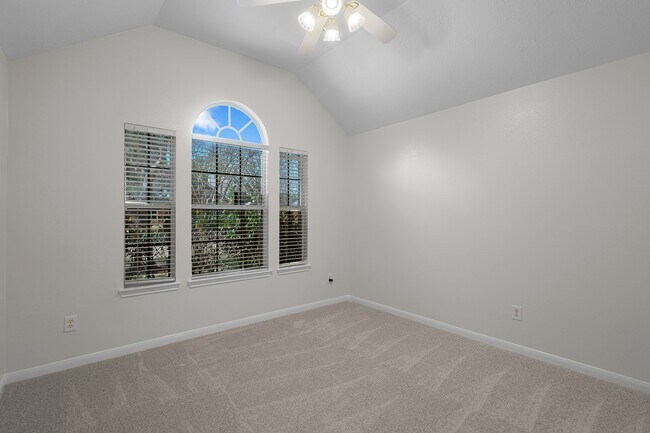 Building Photo - 6222 Founding Dr