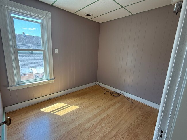 Building Photo - 1017 Hegeman St