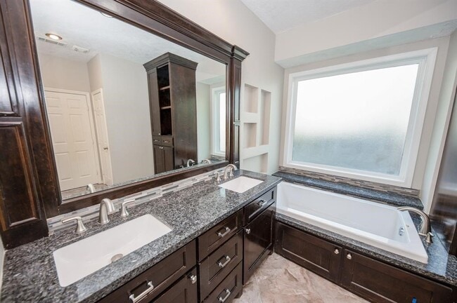 Building Photo - 11527 Earley Forest Ln