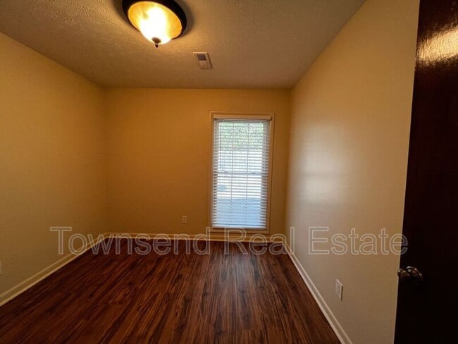 Building Photo - 2716 Helaman Ct