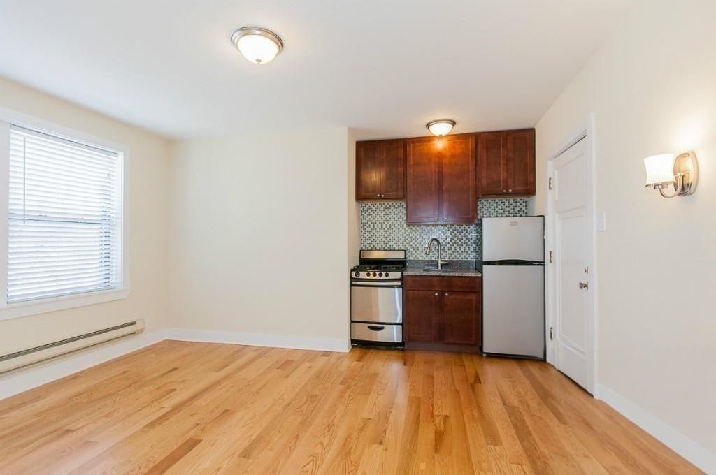 Building Photo - 4546 N Damen Ave