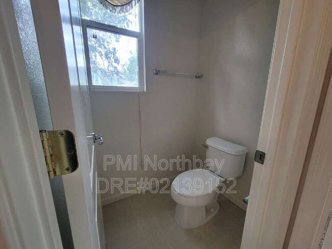 Building Photo - 4051 Sierra Ct