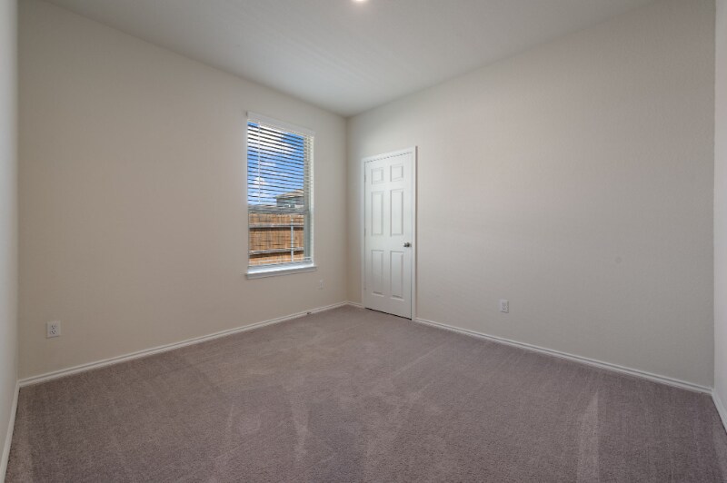 Building Photo - 241 Pivot Dr