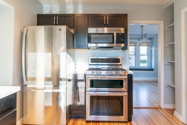 Building Photo - 15 Pembroke St