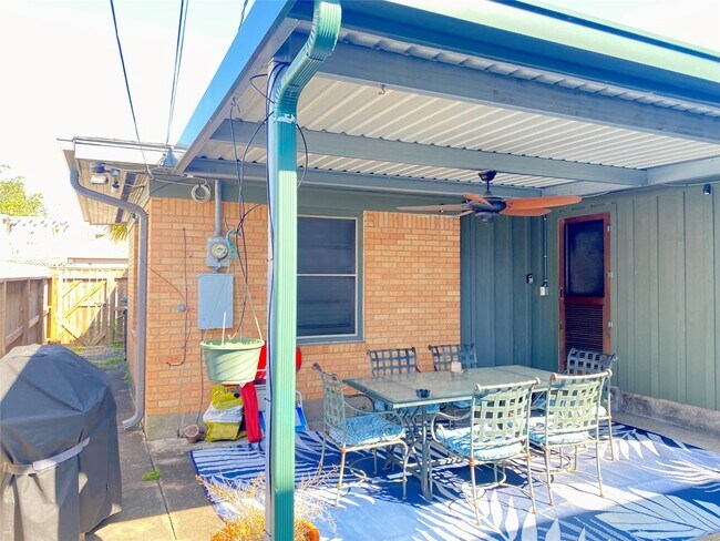 Building Photo - 1311 Milam Dr