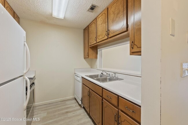 Building Photo - 4440 Dorothy Dr