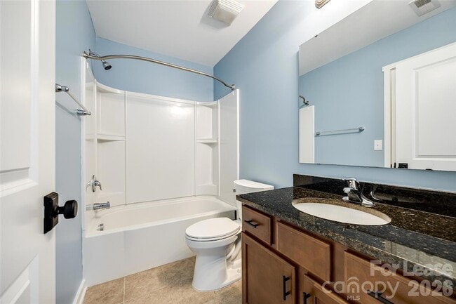 Building Photo - 440 Battery Cir