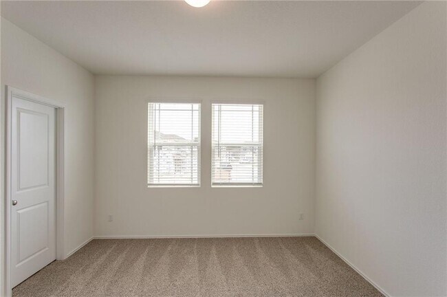 Building Photo - 224 Montauk Loop