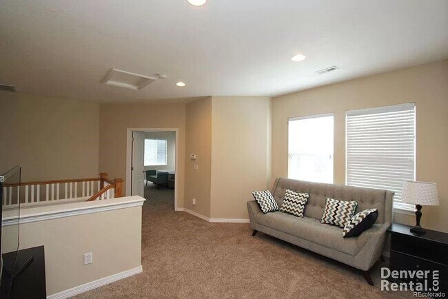 Building Photo - Beautiful Greenwood Village Three Bedroom Home in Gated Community