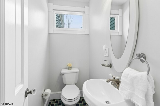 Building Photo - 109 North Ave