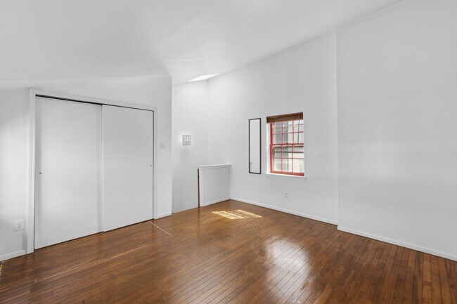 Building Photo - 316 W Wildey St