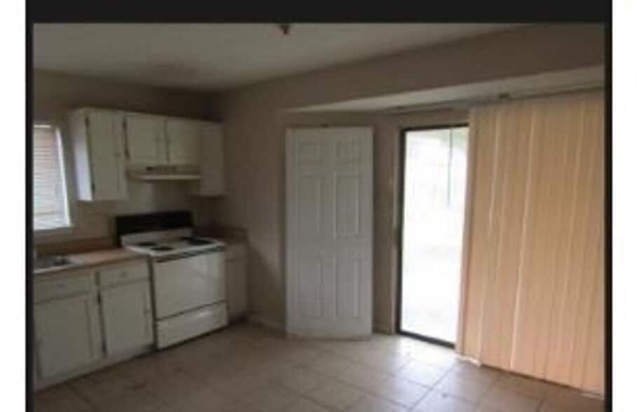 Building Photo - 8635 Ridge Flower Dr