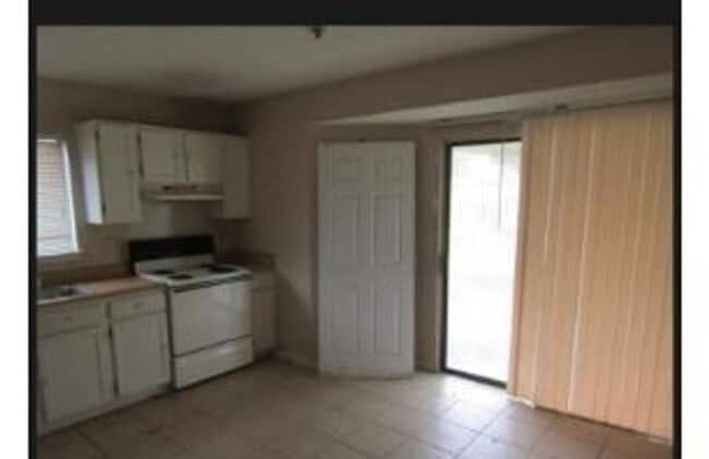 Building Photo - Charming 3BR House in San Antonio