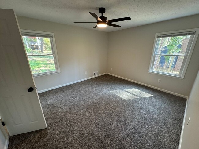 Building Photo - Handsome East Side Home