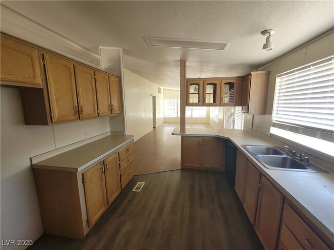 Building Photo - 3021 Borax Ave