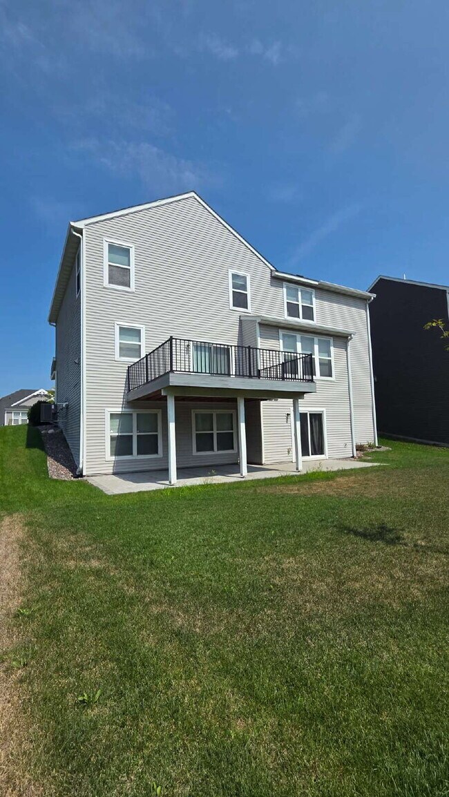 Building Photo - New build in New Brighton - 3 bedrooms in Mounds View School District MOVE IN READY