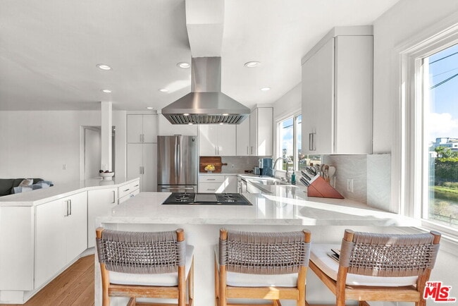 Building Photo - 29 Lighthouse St