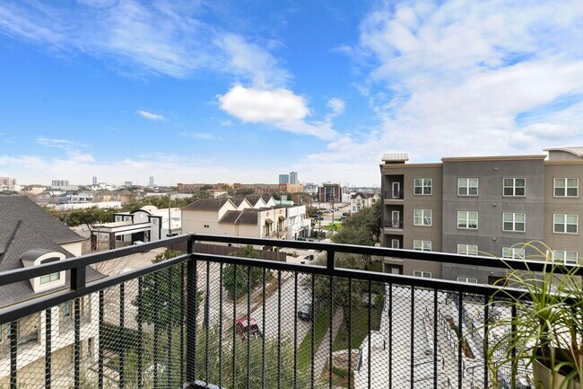 Building Photo - 1010 Rosine St