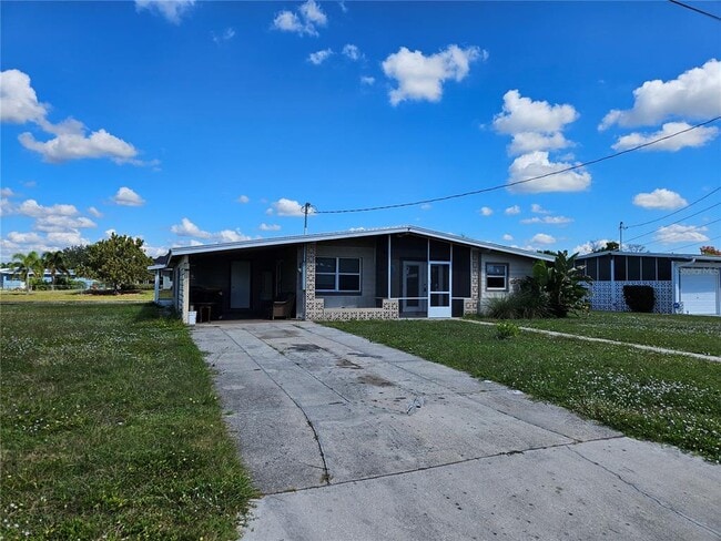 Building Photo - 125 Poinsettia Cir NE