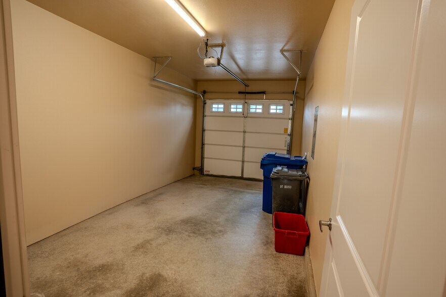 Building Photo - 5915 Joynak St S