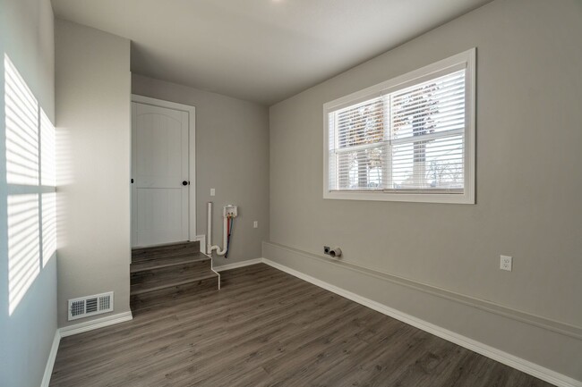Building Photo - Beautiful Newly Remodeled 3 Bed / 2 Bath H...