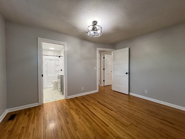 Building Photo - 779 Hayden Dr