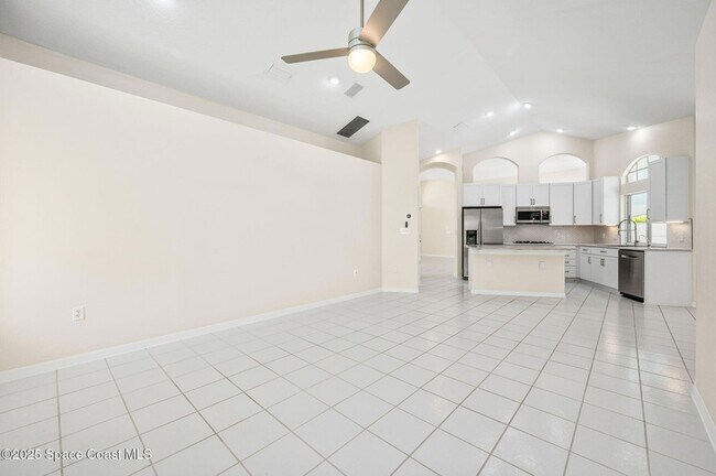 Building Photo - 174 Martesia Way