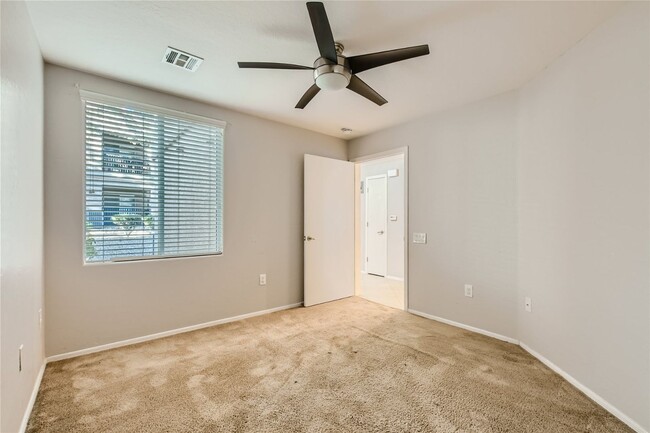 Building Photo - GATED 1ST FLOOR 2 BED, 2 BATH TOWNHOME IN ...